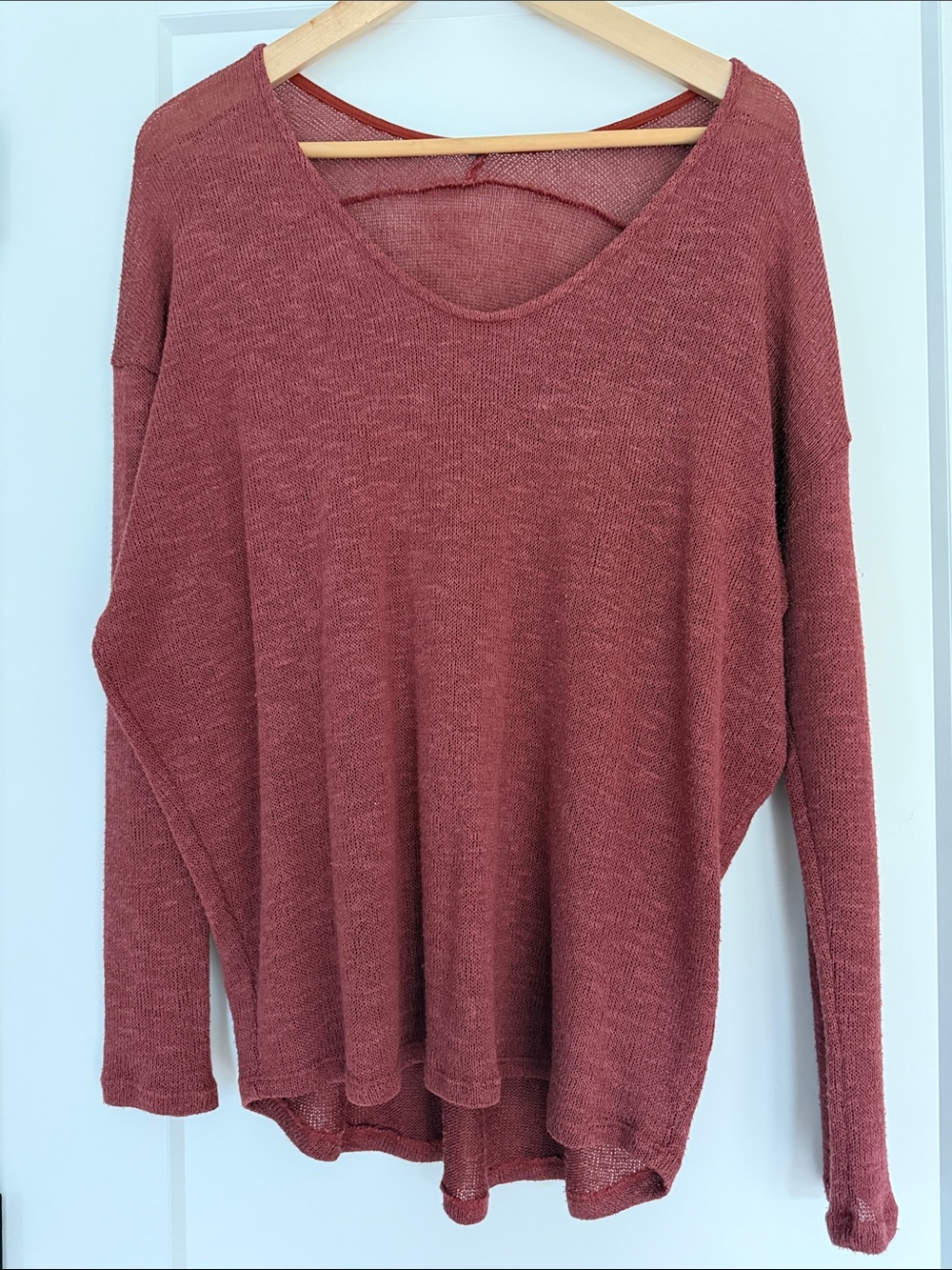 Women's Dusty Rose Lightweight V-Neck Sweater